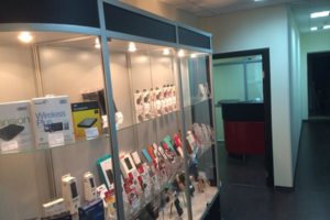 Коридор с витриной