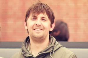 специалист Владимир Бирюков