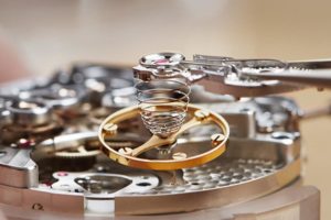 Ремонт механизма часов.