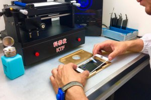 Переклейка стекла дисплея