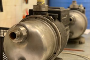 в мастерской