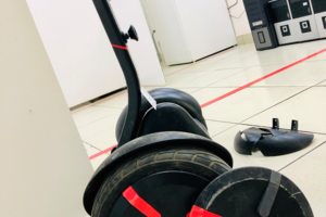 Замена колпака, крыла и болта регулировки рулевой колонки