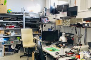 Полностью оборудованная мастерская для ремонта любой электроники