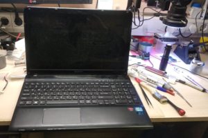 Ноутбук перед разборкой Ноутбук перед разборкой