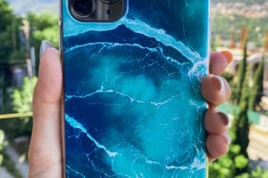 Чехлы на iPhone в наличии