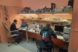 Инженеры за работой