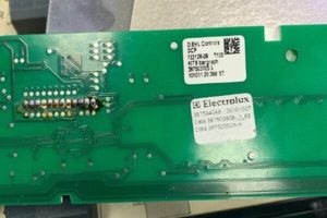 Процесс ремонта индукционной плиты Electrolux