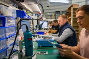 В штате больше 30 мастеров.