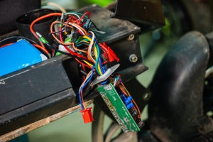 Процесс ремонта электросамоката