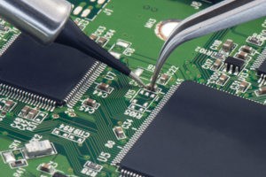 Сложный ремонт платы, пайка микросхем