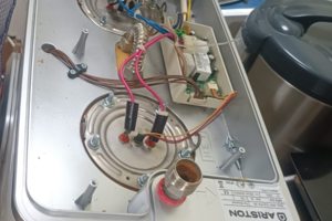 Замена тэнов, ремонт блока питания в водонагревателе